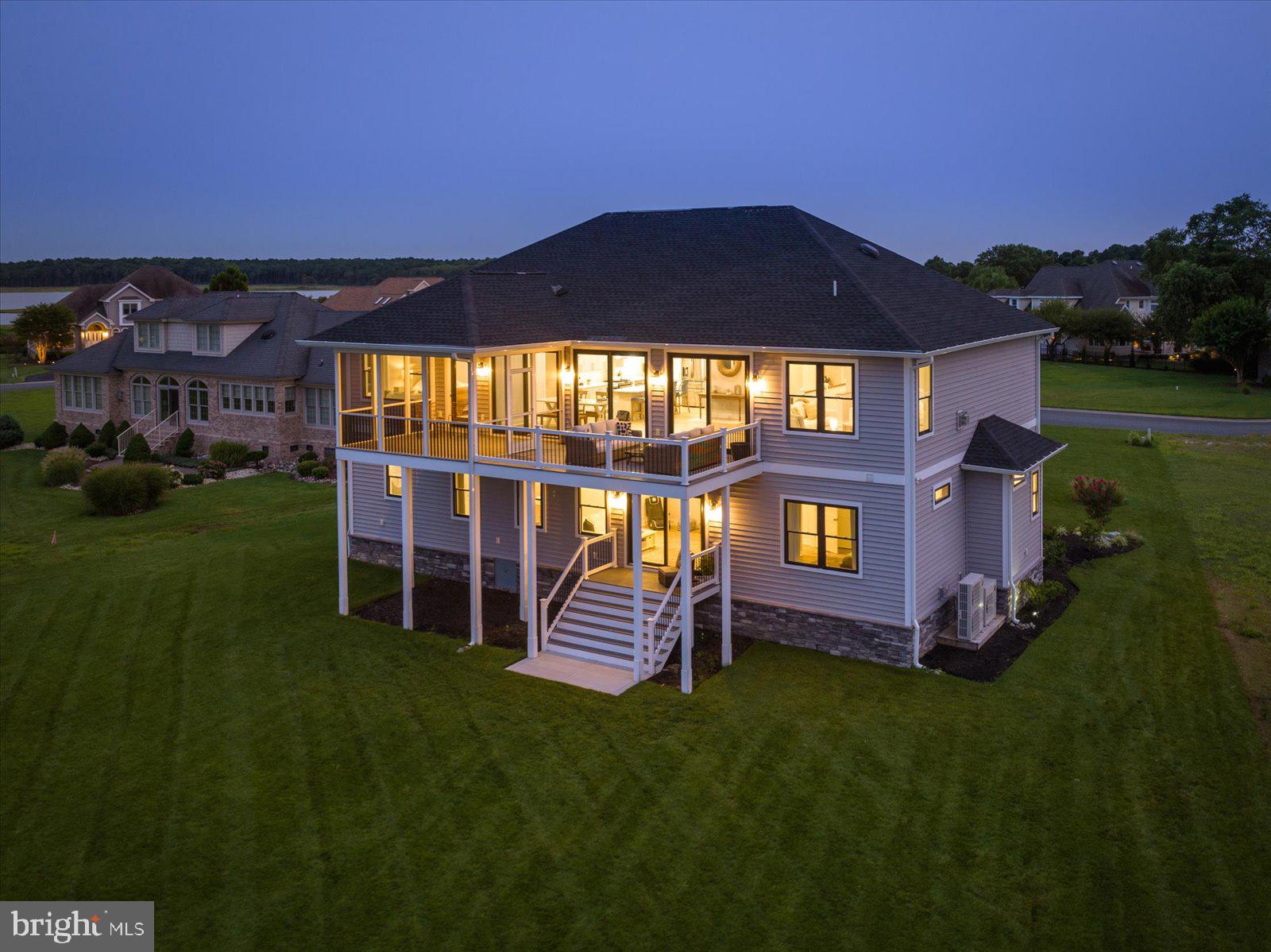 LIGHTHOUSE SOUND - Residential