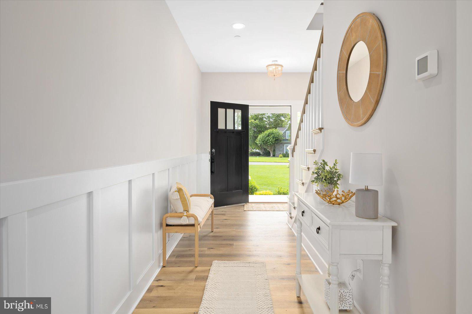 LIGHTHOUSE SOUND - Residential