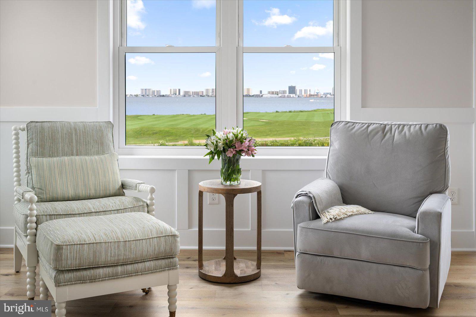 LIGHTHOUSE SOUND - Residential