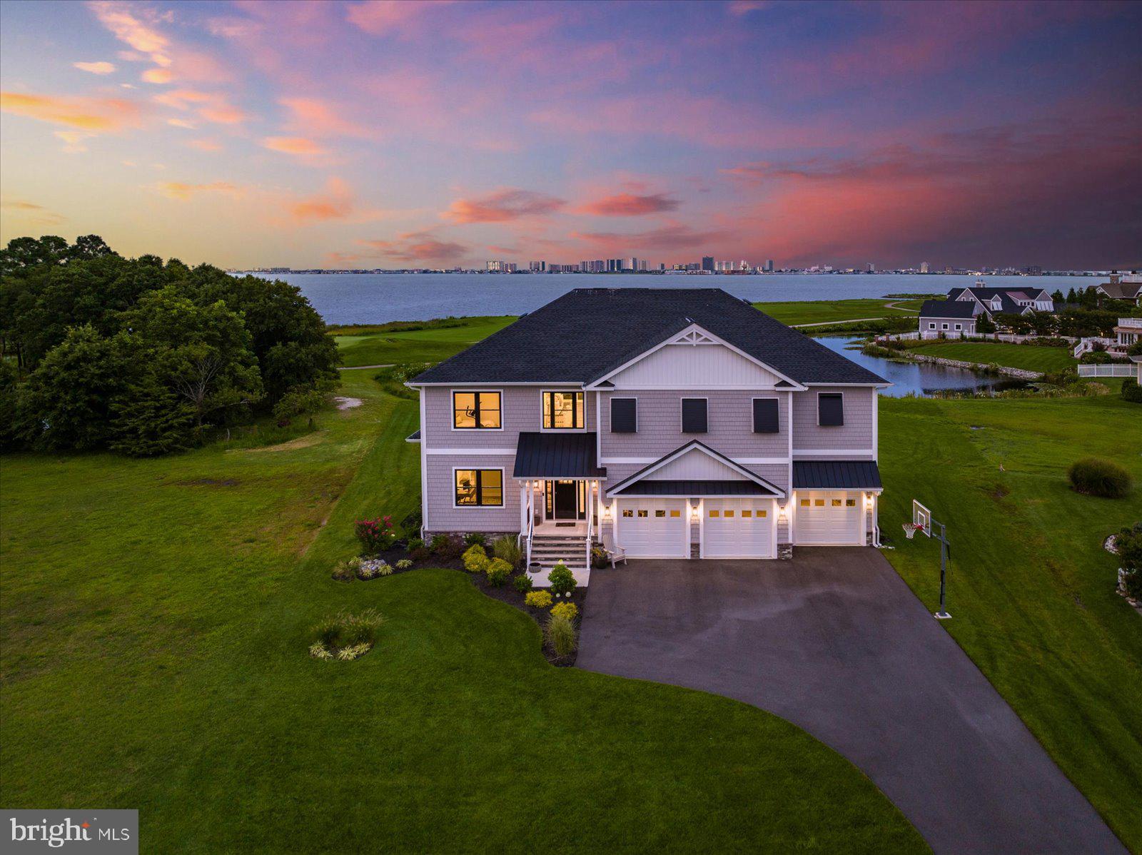 LIGHTHOUSE SOUND - Residential