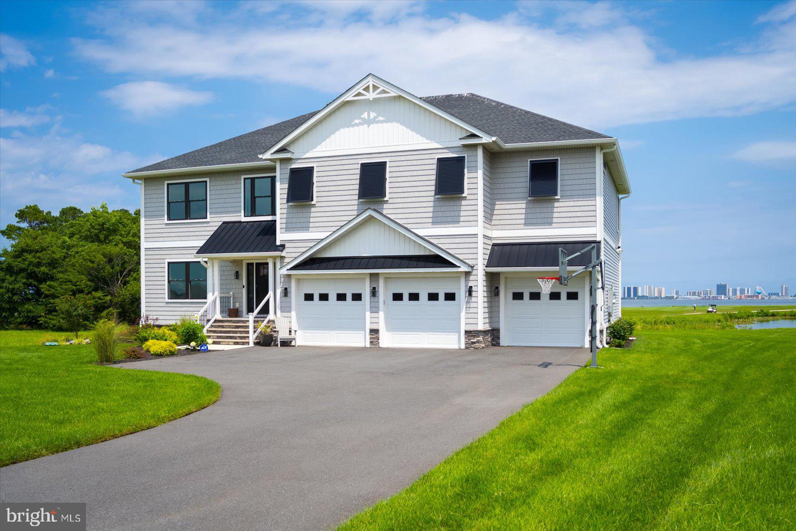 LIGHTHOUSE SOUND - Residential