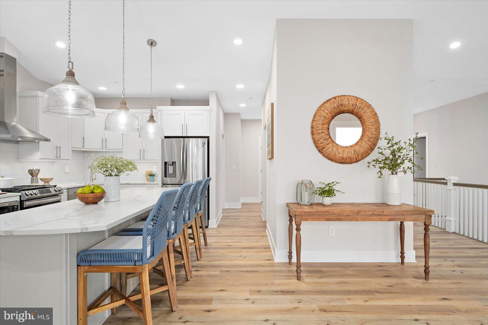 LIGHTHOUSE SOUND - Residential