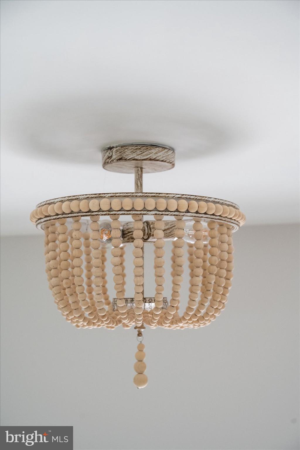 LIGHTHOUSE SOUND - Residential