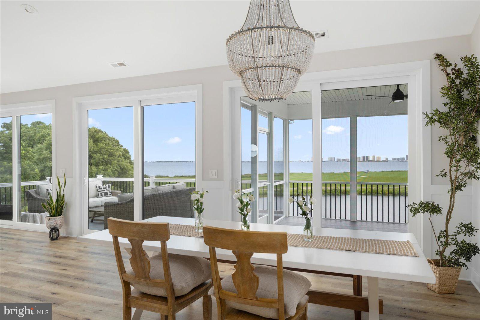 LIGHTHOUSE SOUND - Residential