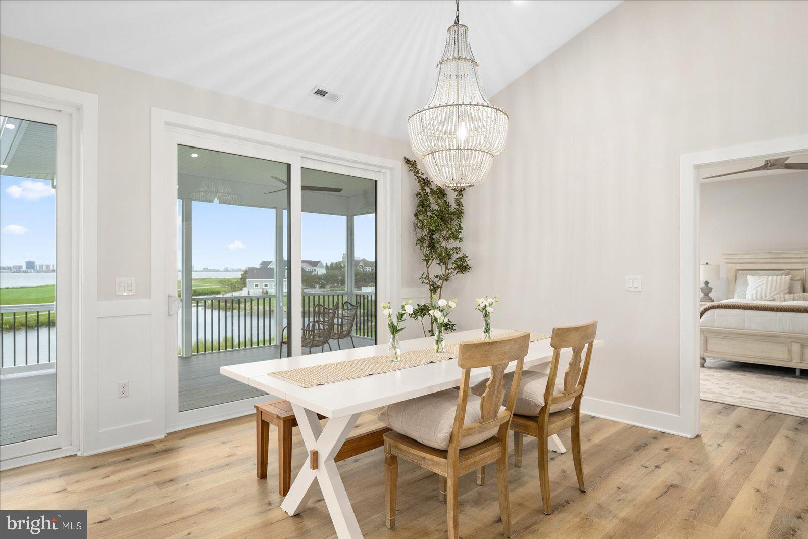 LIGHTHOUSE SOUND - Residential