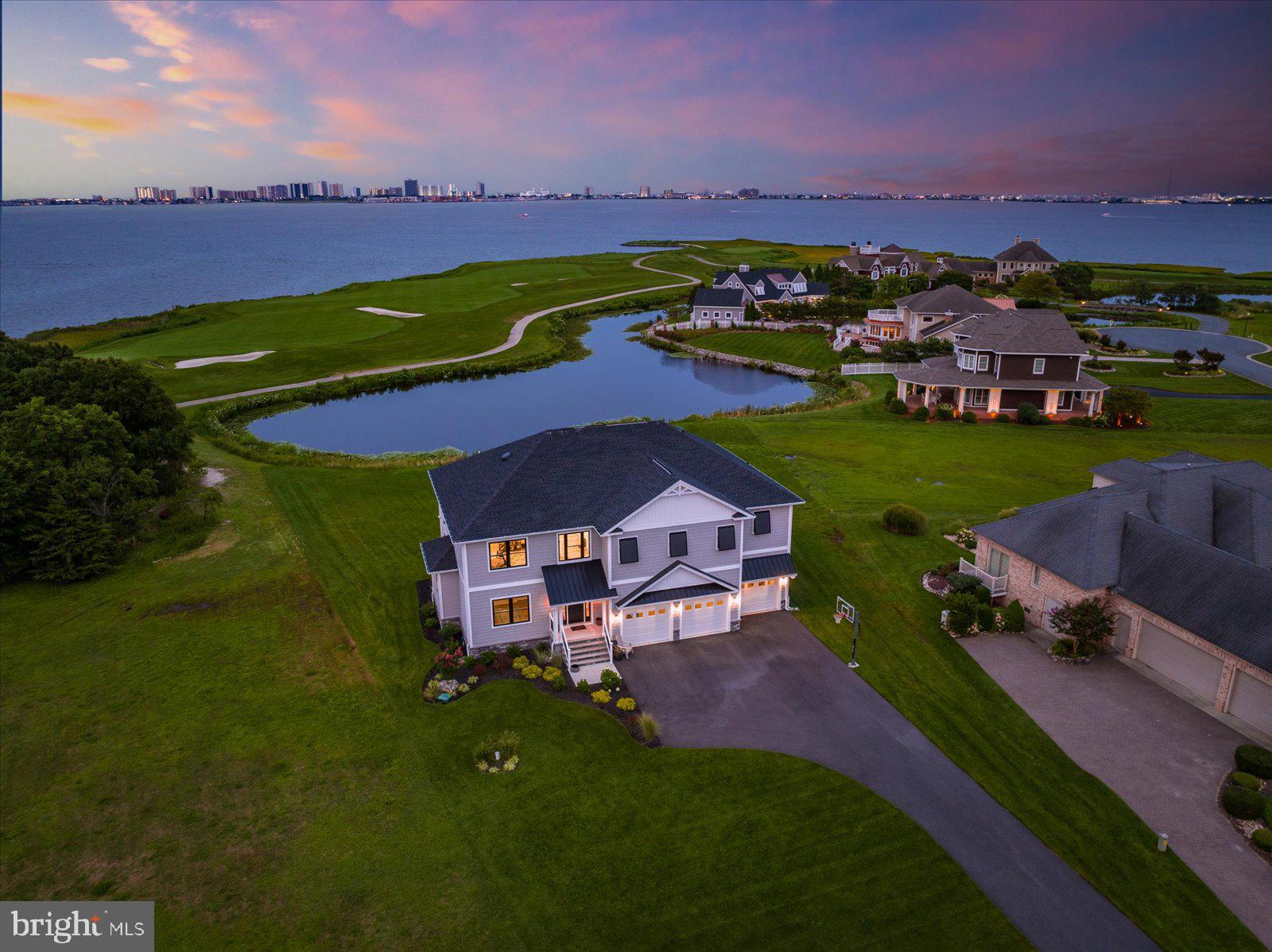 LIGHTHOUSE SOUND - Residential