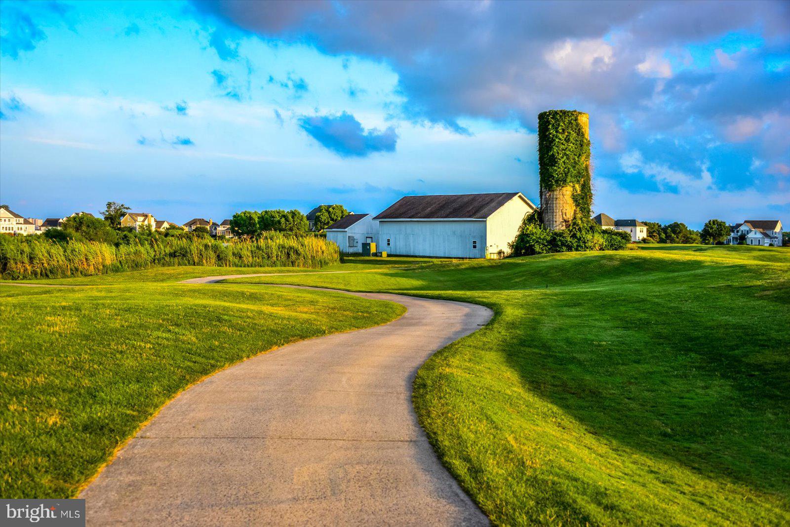 LIGHTHOUSE SOUND - Residential