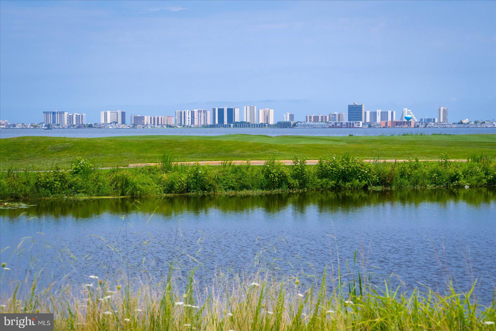 LIGHTHOUSE SOUND - Residential