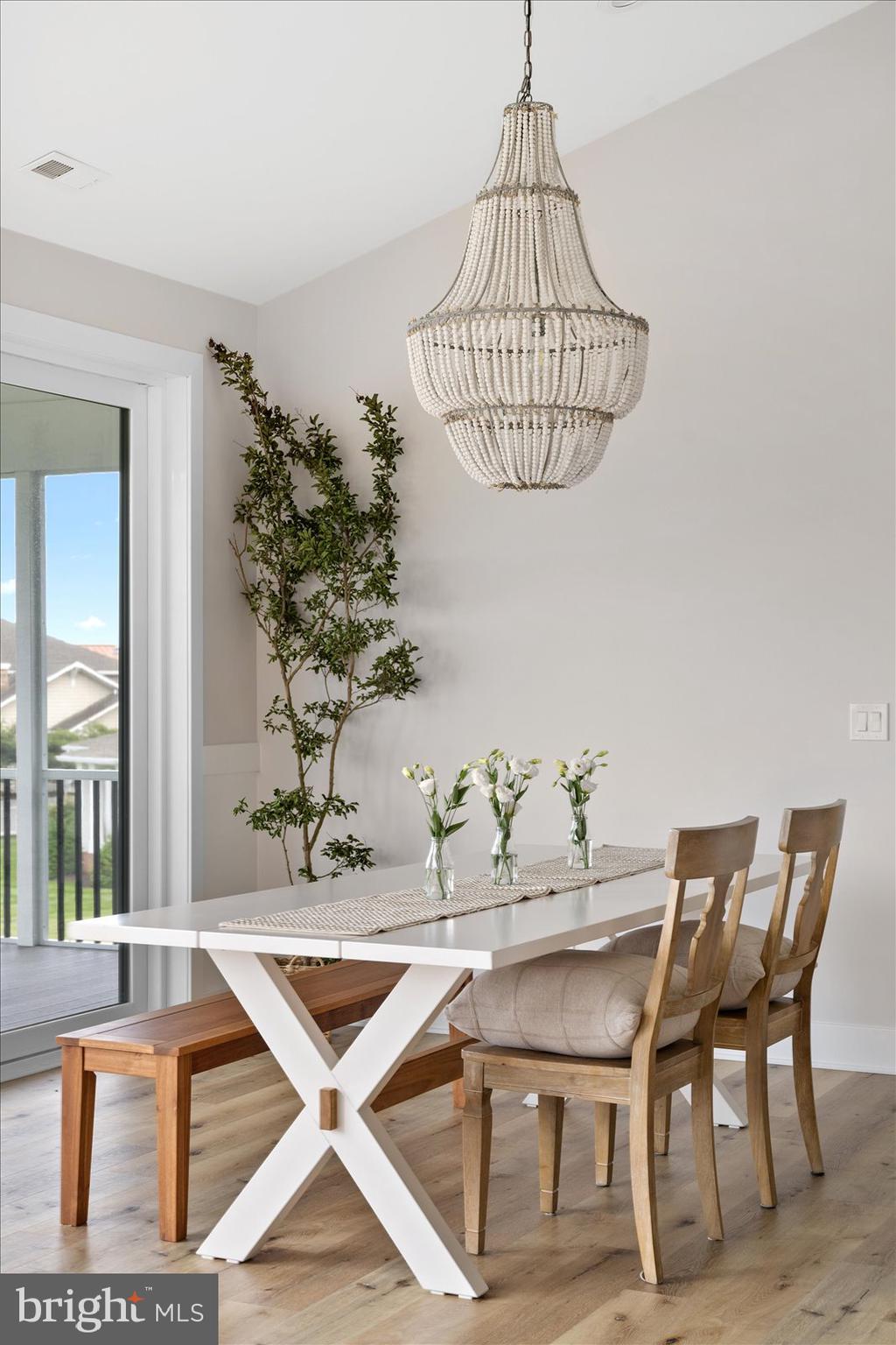 LIGHTHOUSE SOUND - Residential