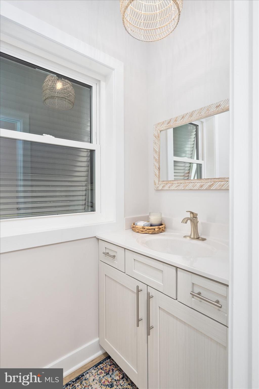 LIGHTHOUSE SOUND - Residential