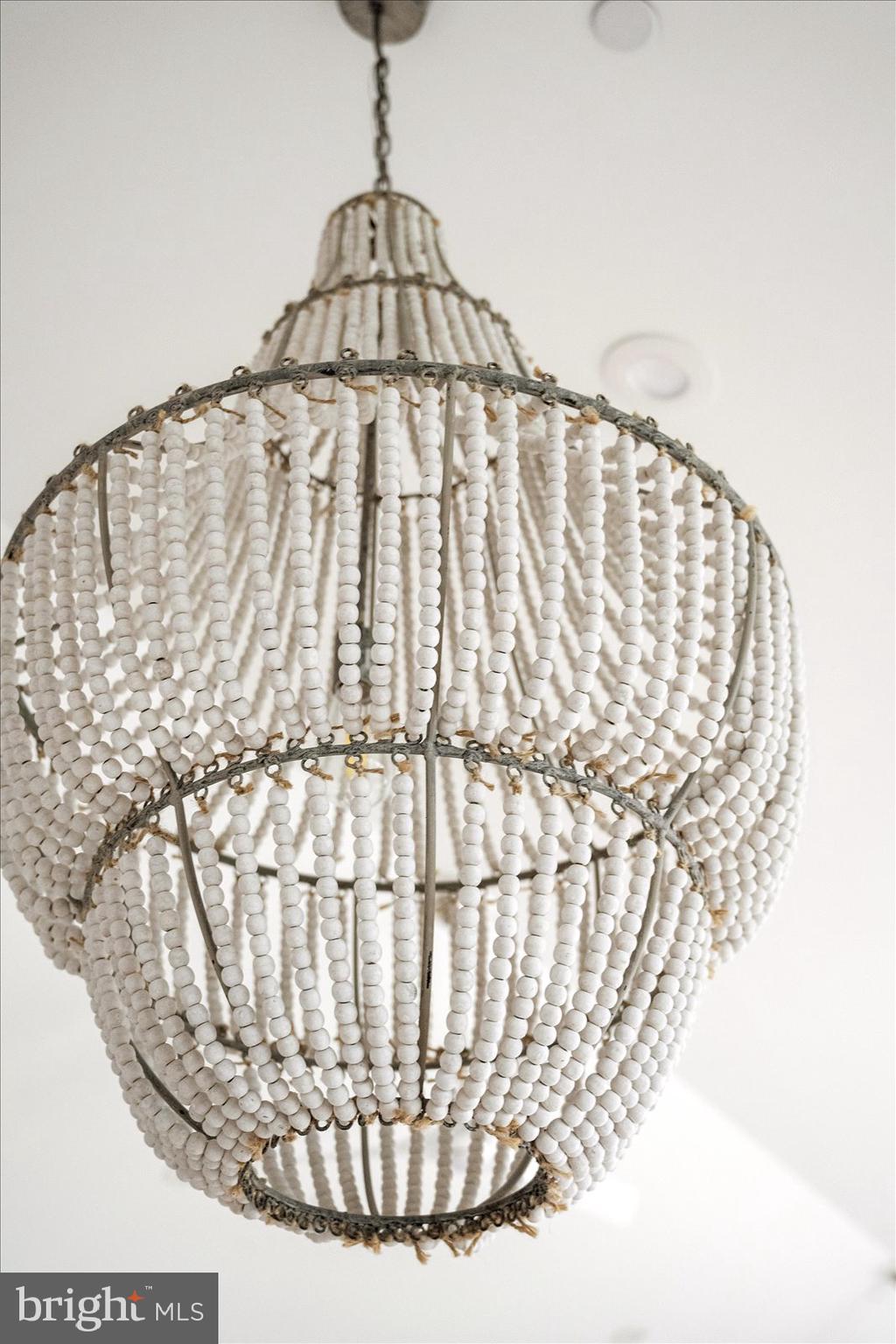 LIGHTHOUSE SOUND - Residential