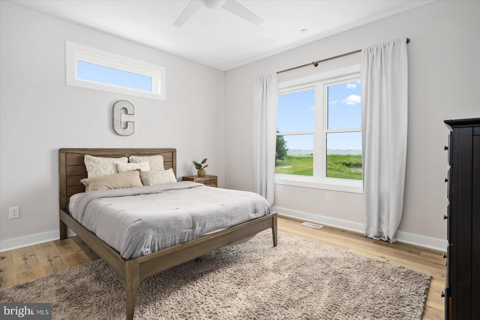 LIGHTHOUSE SOUND - Residential