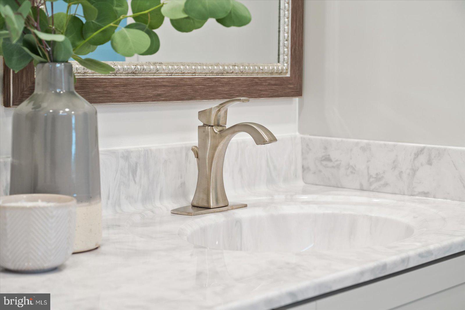 LIGHTHOUSE SOUND - Residential