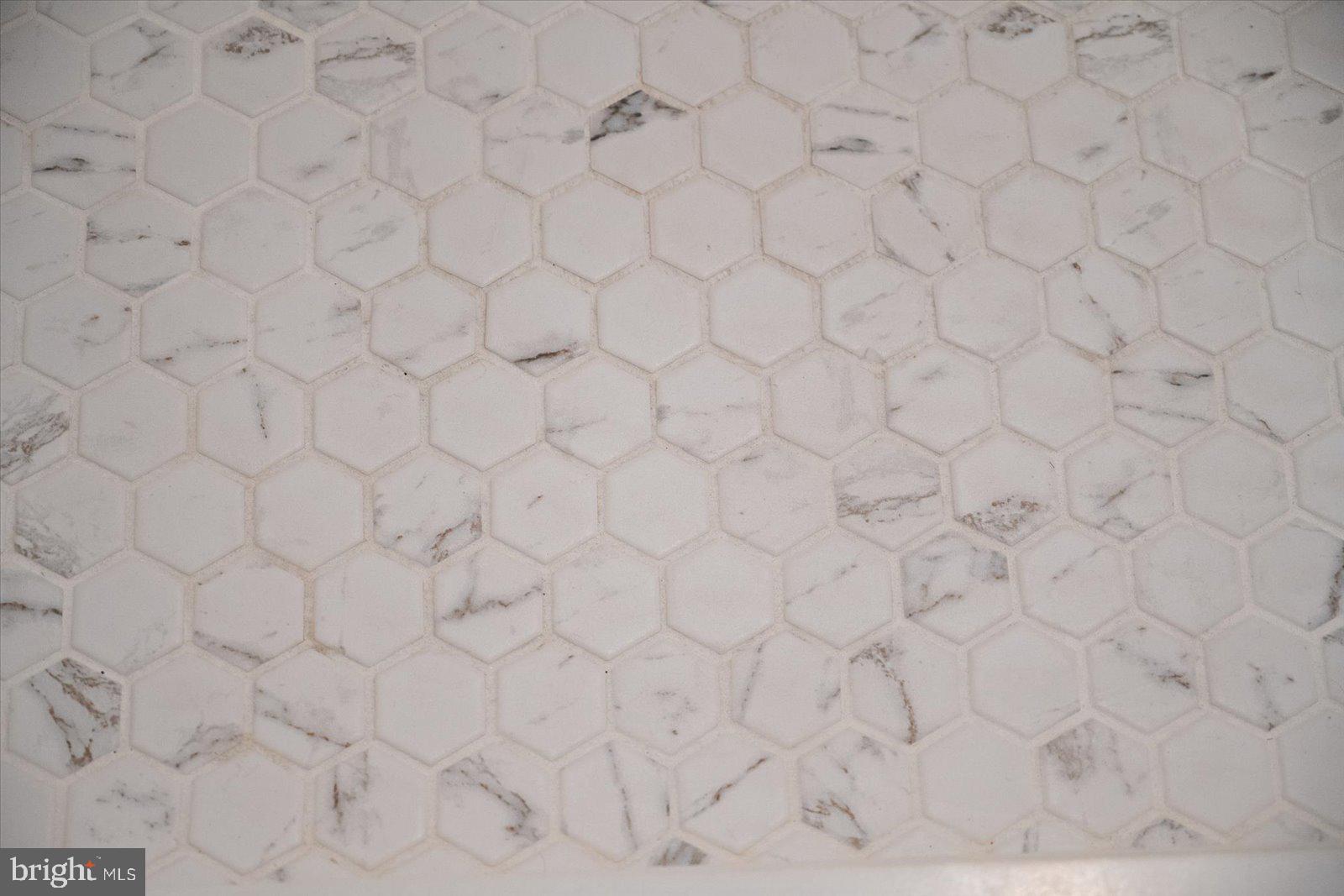 LIGHTHOUSE SOUND - Residential