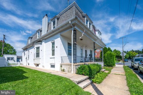 Townhouse For Sale - 1448 Luzerne Street<br/> READING, PA 19601