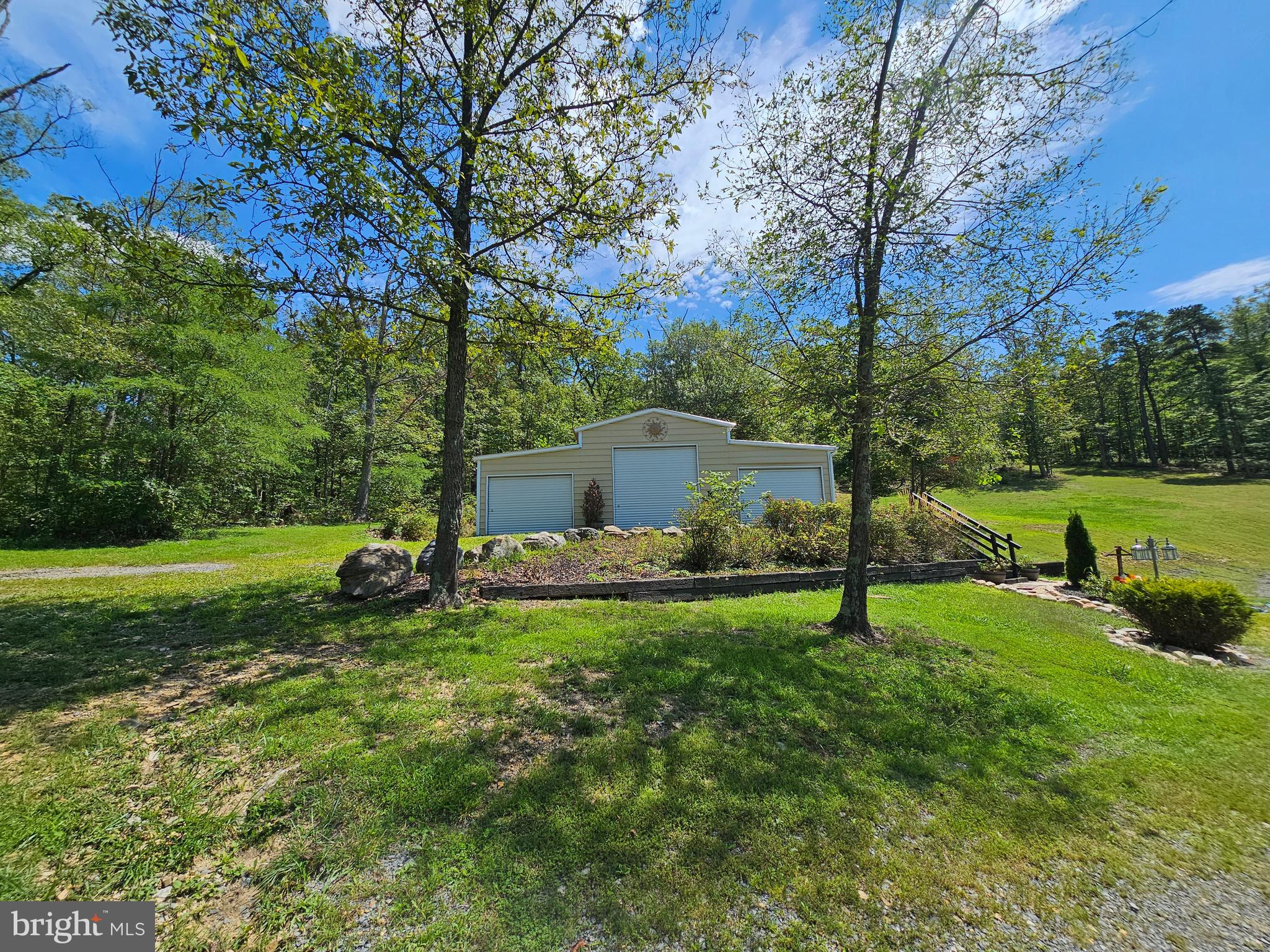 HIGHVIEW MANOR - Residential Lease