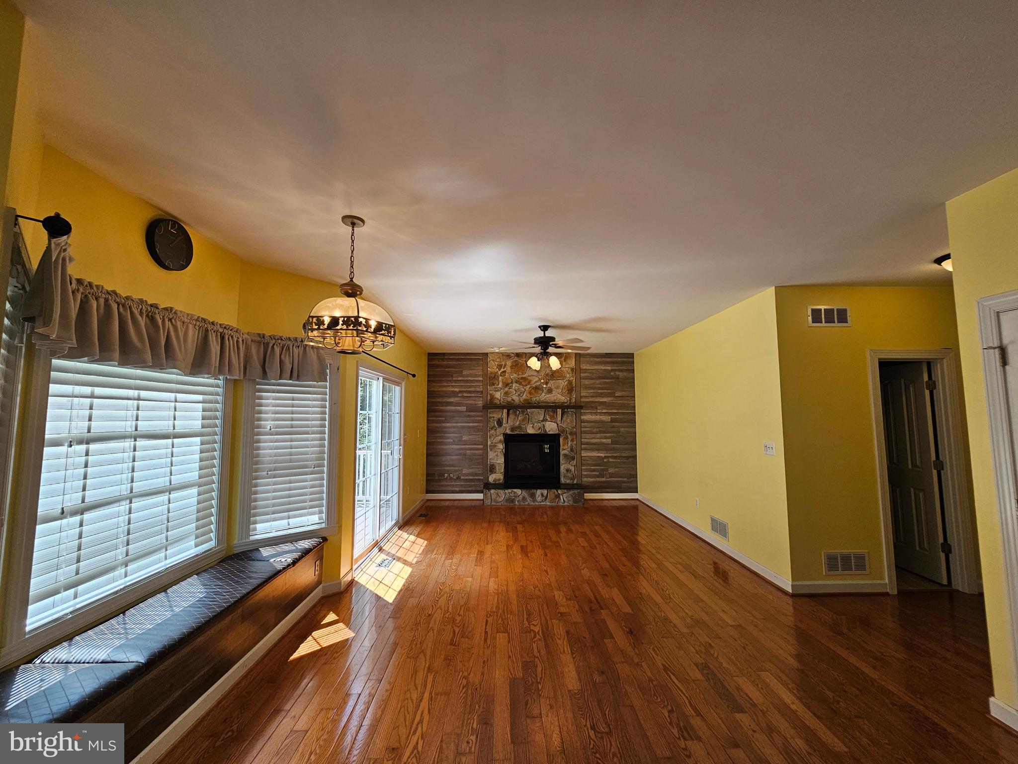 HIGHVIEW MANOR - Residential Lease