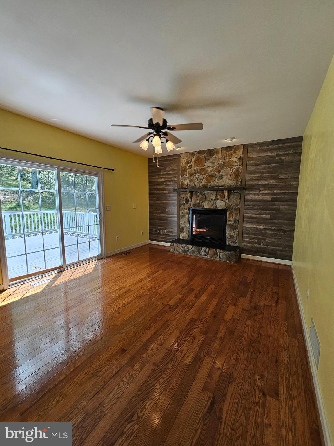 HIGHVIEW MANOR - Residential Lease