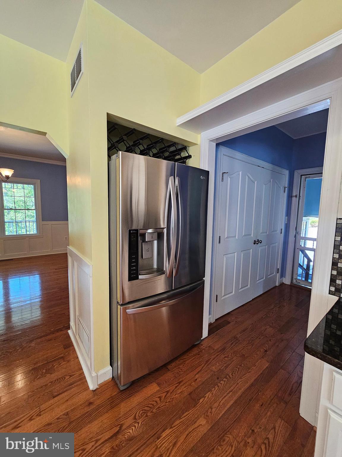 HIGHVIEW MANOR - Residential Lease