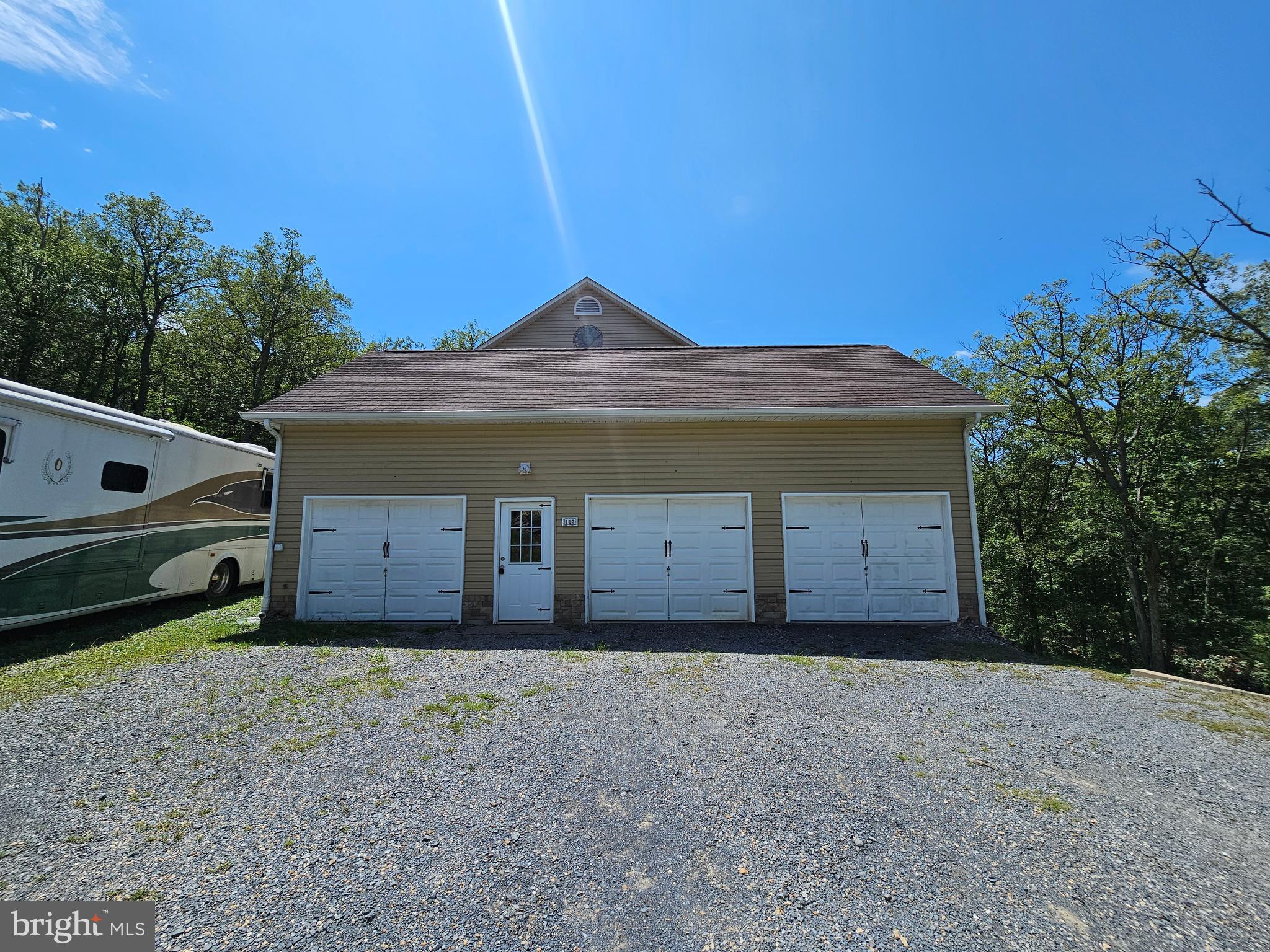 HIGHVIEW MANOR - Residential Lease