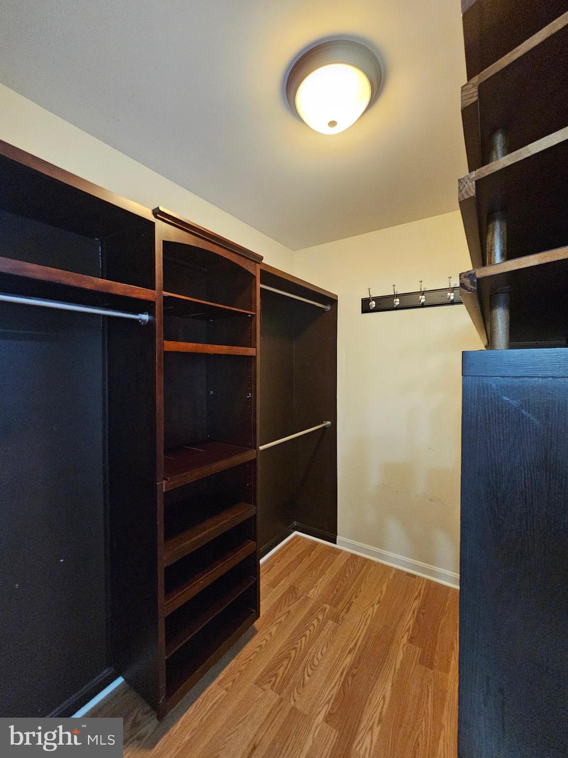 HIGHVIEW MANOR - Residential Lease