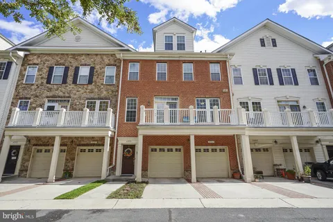 41973 Blue Flag Terrace, Aldie, VA MLS: VALO2109572