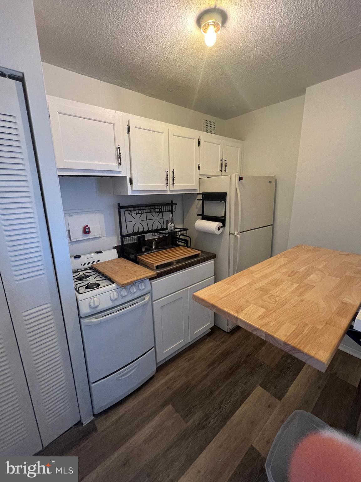 PRESIDENTIAL TOWERS - Residential Lease