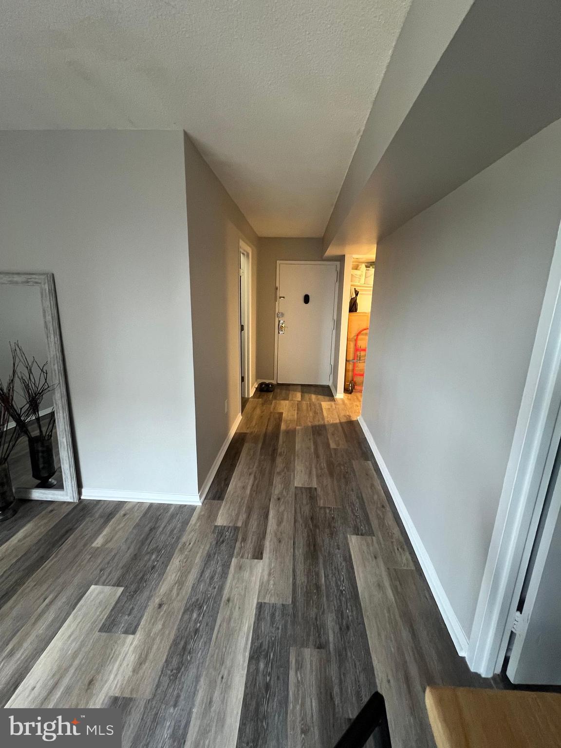 PRESIDENTIAL TOWERS - Residential Lease