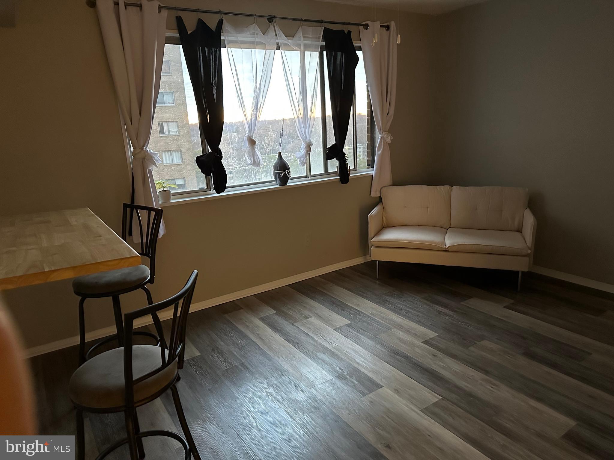 PRESIDENTIAL TOWERS - Residential Lease