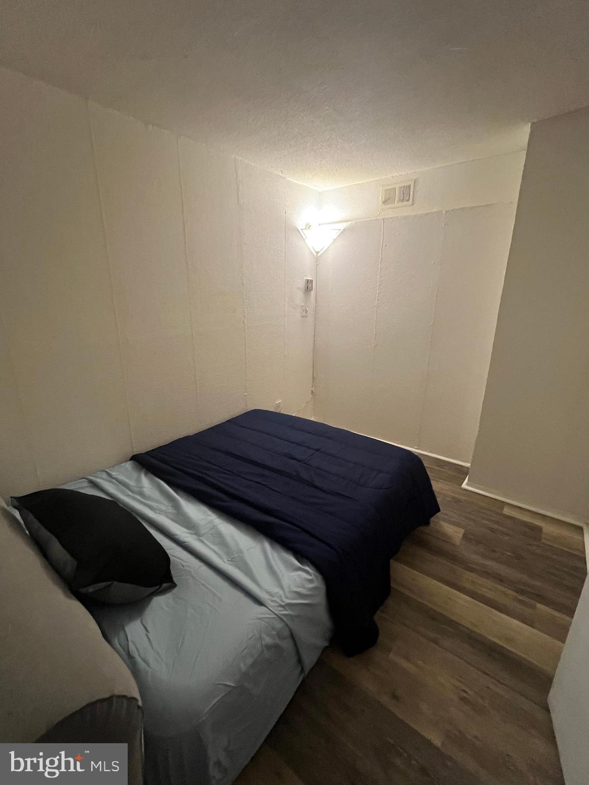 PRESIDENTIAL TOWERS - Residential Lease