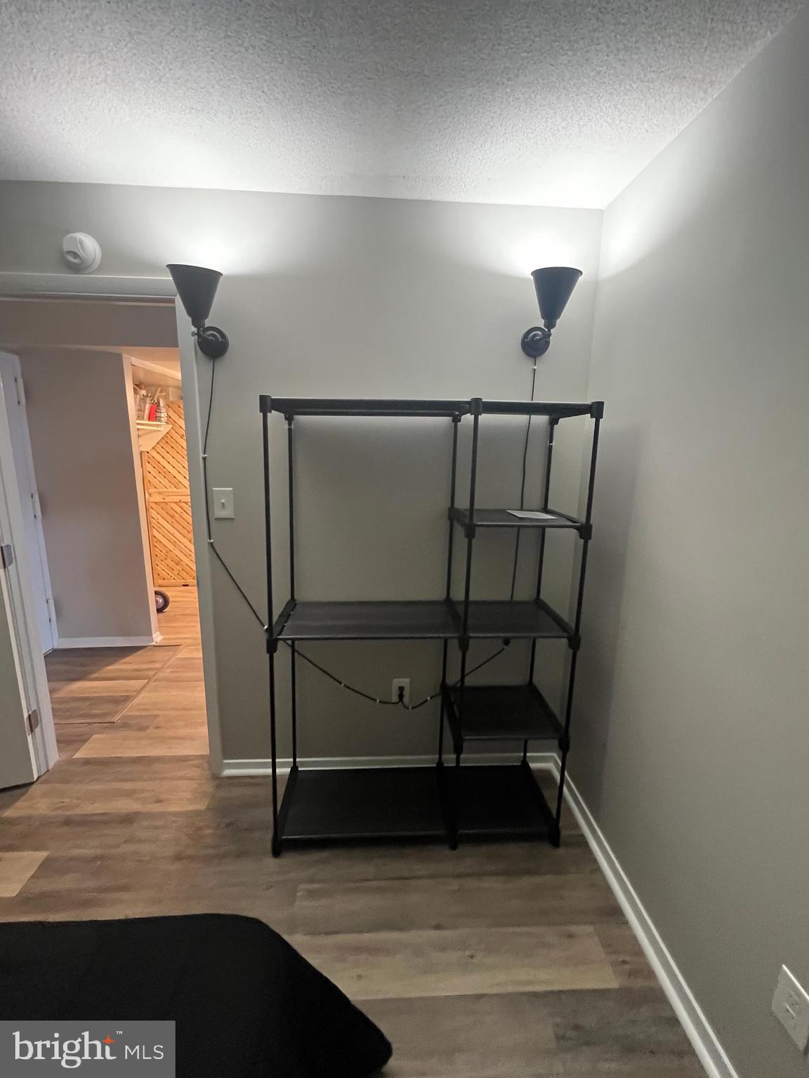 PRESIDENTIAL TOWERS - Residential Lease