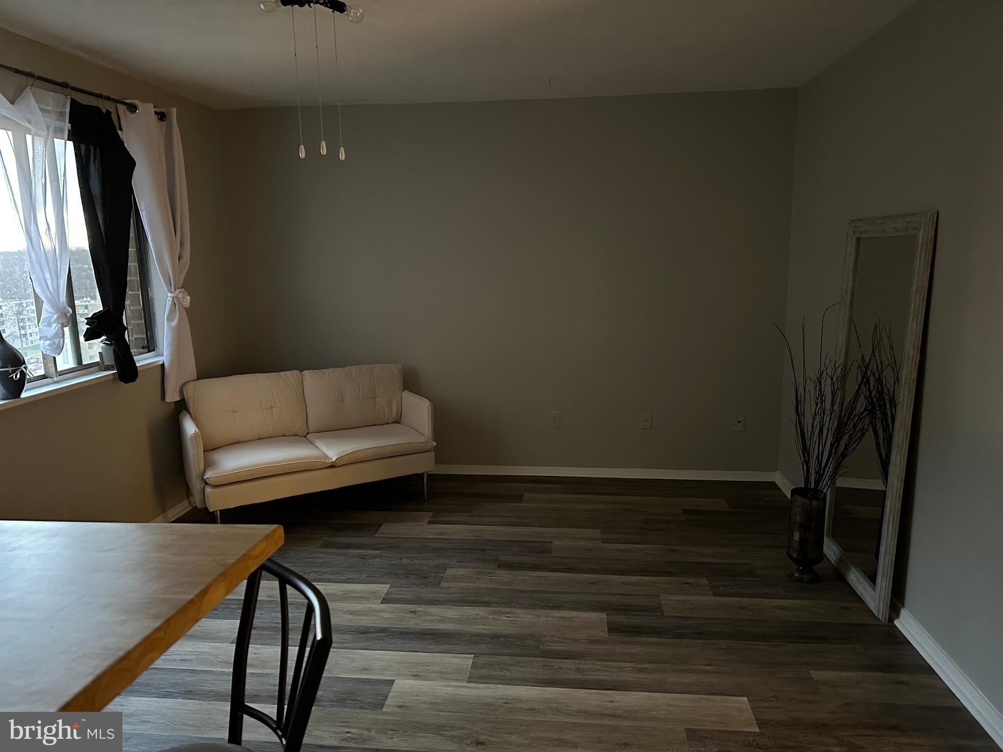 PRESIDENTIAL TOWERS - Residential Lease