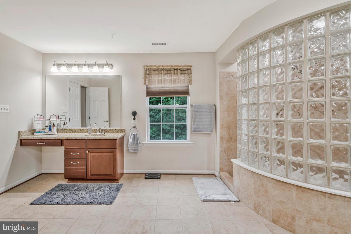 BEN OAKS - Residential