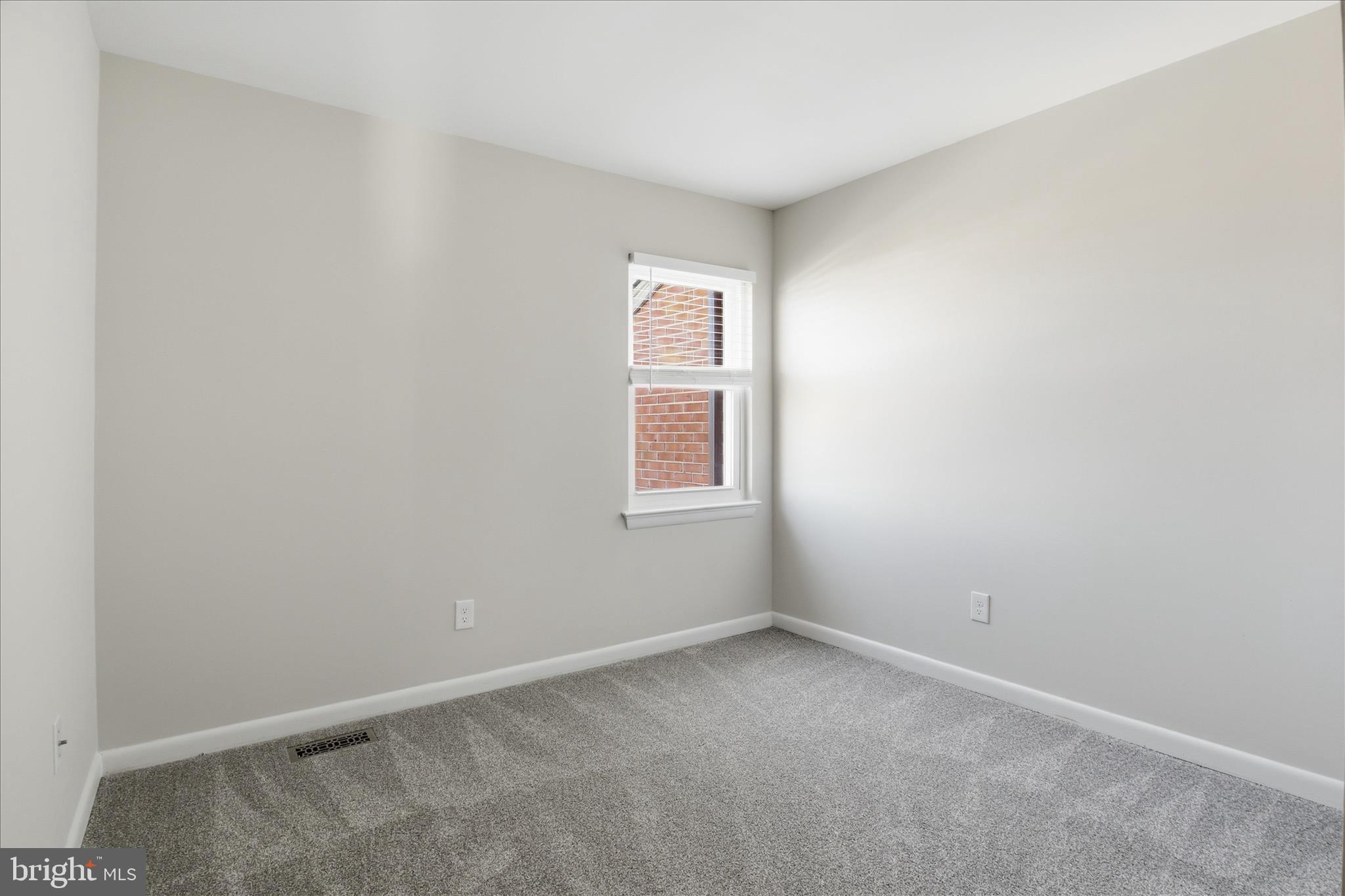 CRESTWOOD HAMLET - Residential