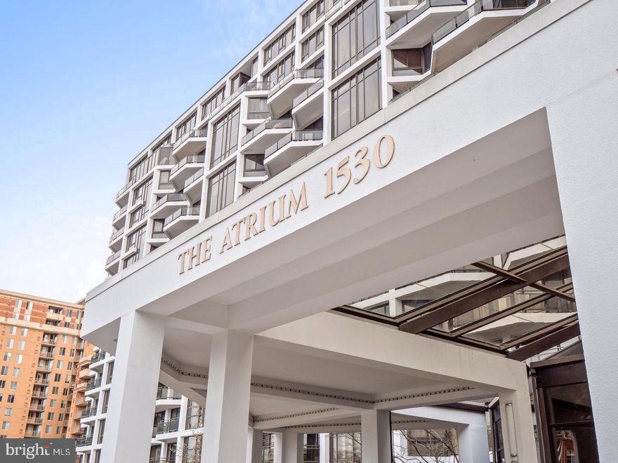 Now live, cozy 1 bedroom 1 bath condo at the sought after Atrium! Floor to ceiling windows with a very spacious living area. Decent sized master with lots of closet space. In unit washer and dryer located conveniently located as you walk in. Large patio facing South! Unit is professionally managed. The rental price includes one storage bin and one assigned parking space. Get access to all of the building's amenities which include: 24 hour concierge, on site dry cleaners, sauna, jacuzzi, fitness center, community room, outdoor swimming pool, tennis court and a beautiful courtyard w/ BBQ grill! Monthly condo dues, paid by the owner, include water, trash, sewer, and Verizon FiOS internet & cable, including HBO! Excellent location just steps away from the Rosslyn metro, stores, restaurants, bars, nightlife, and more. You will not be disappointed...