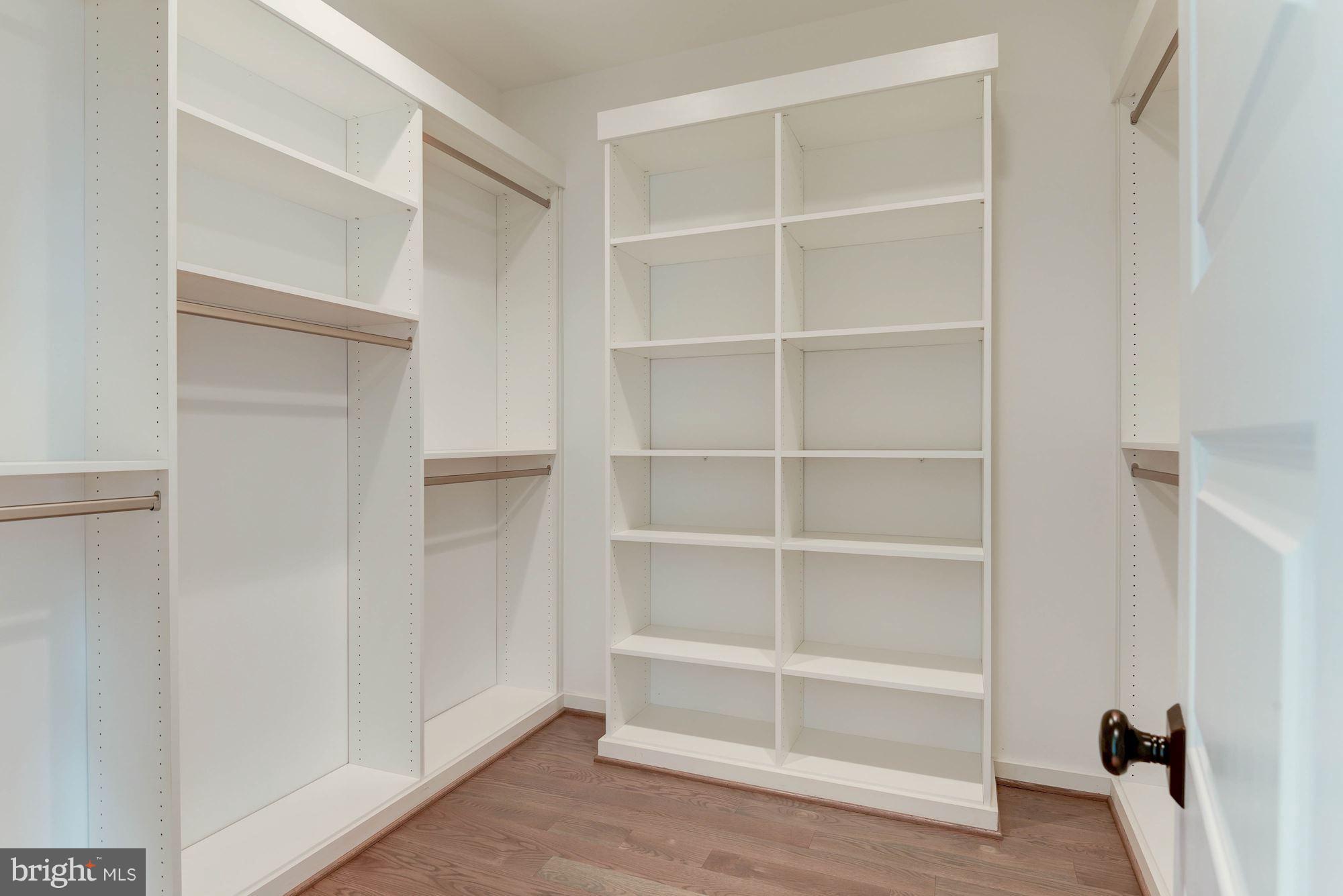 LEE HEIGHTS - Residential