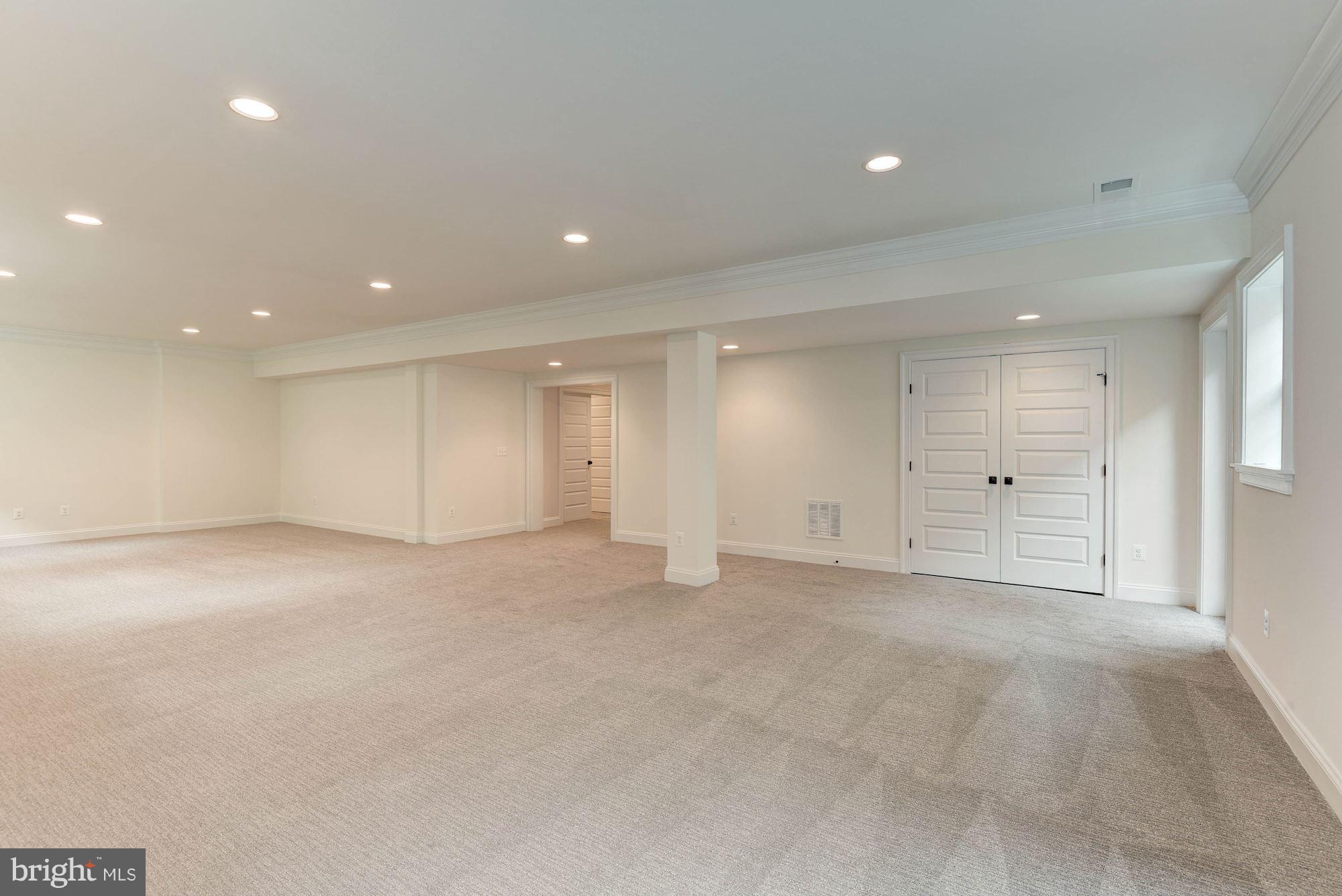 LEE HEIGHTS - Residential