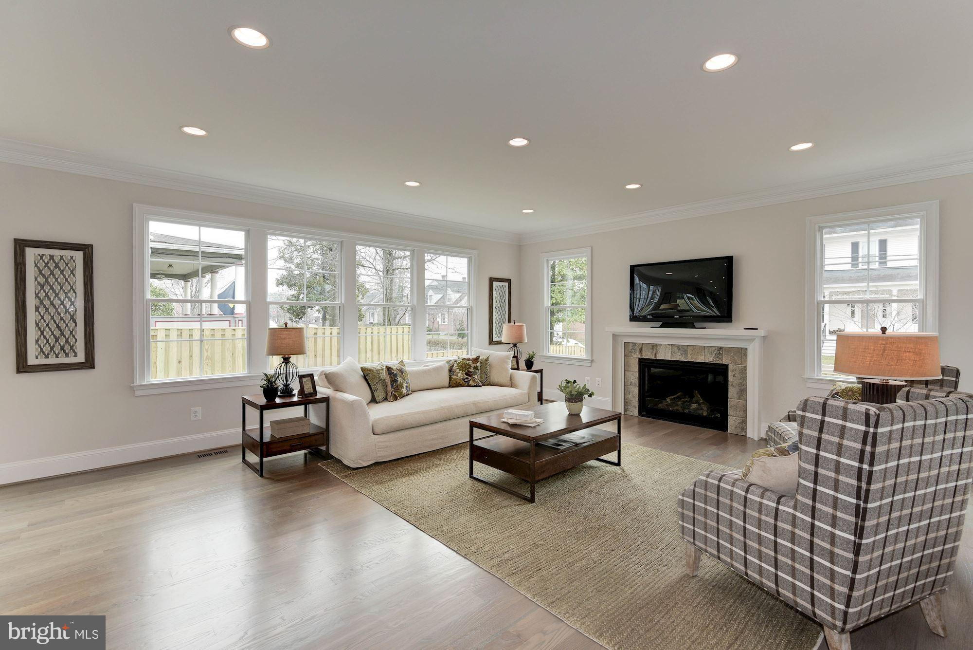 LEE HEIGHTS - Residential