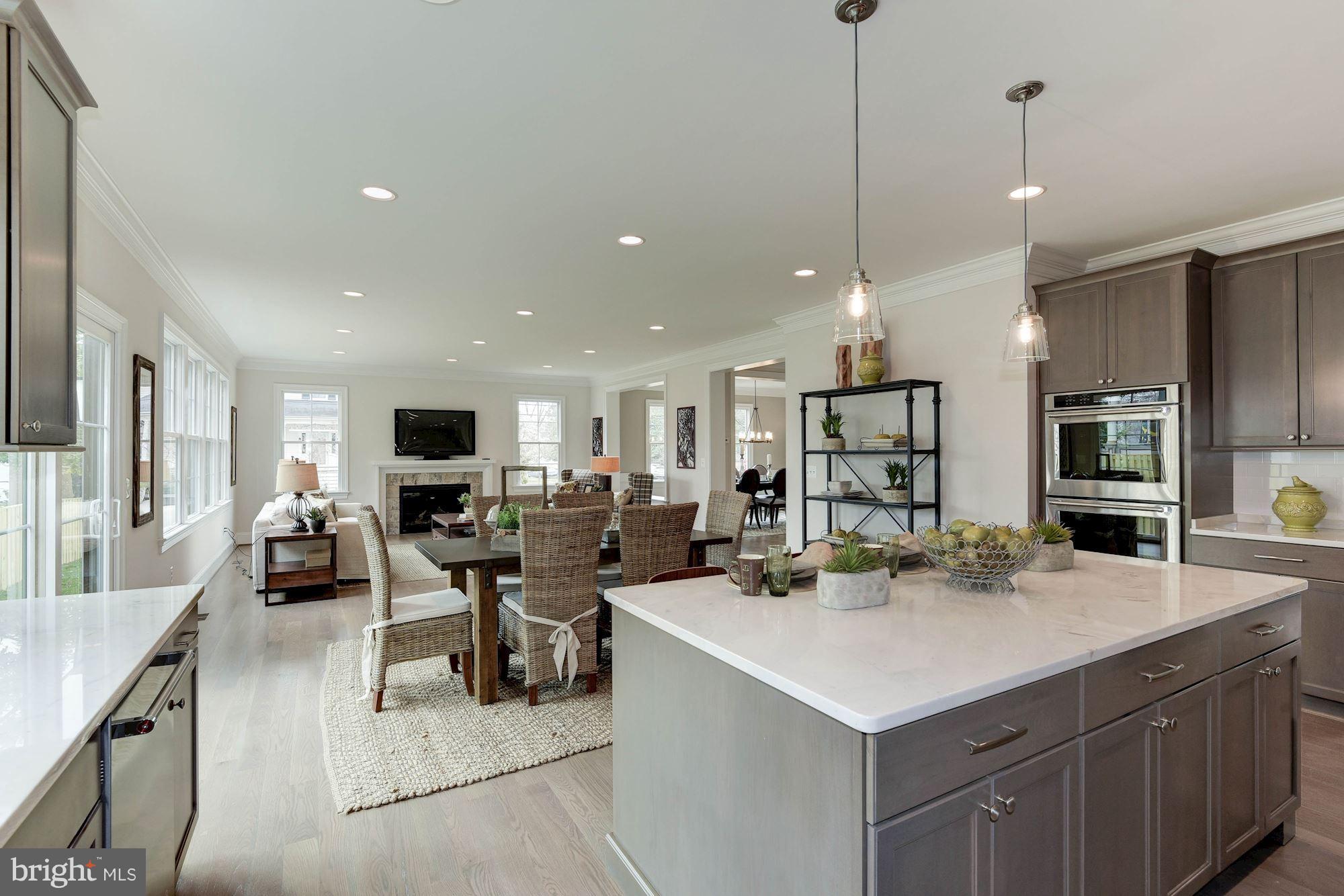 LEE HEIGHTS - Residential