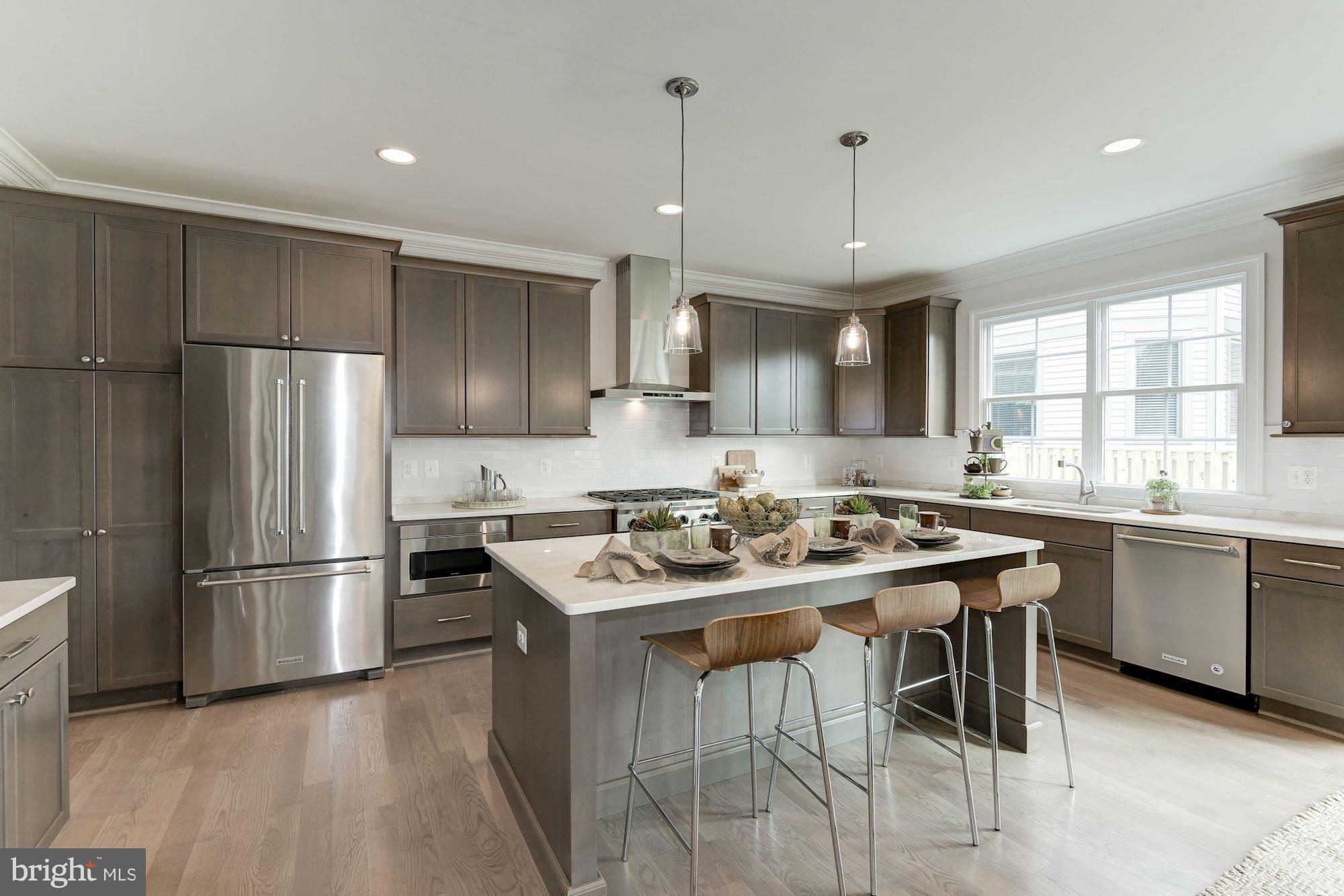 LEE HEIGHTS - Residential