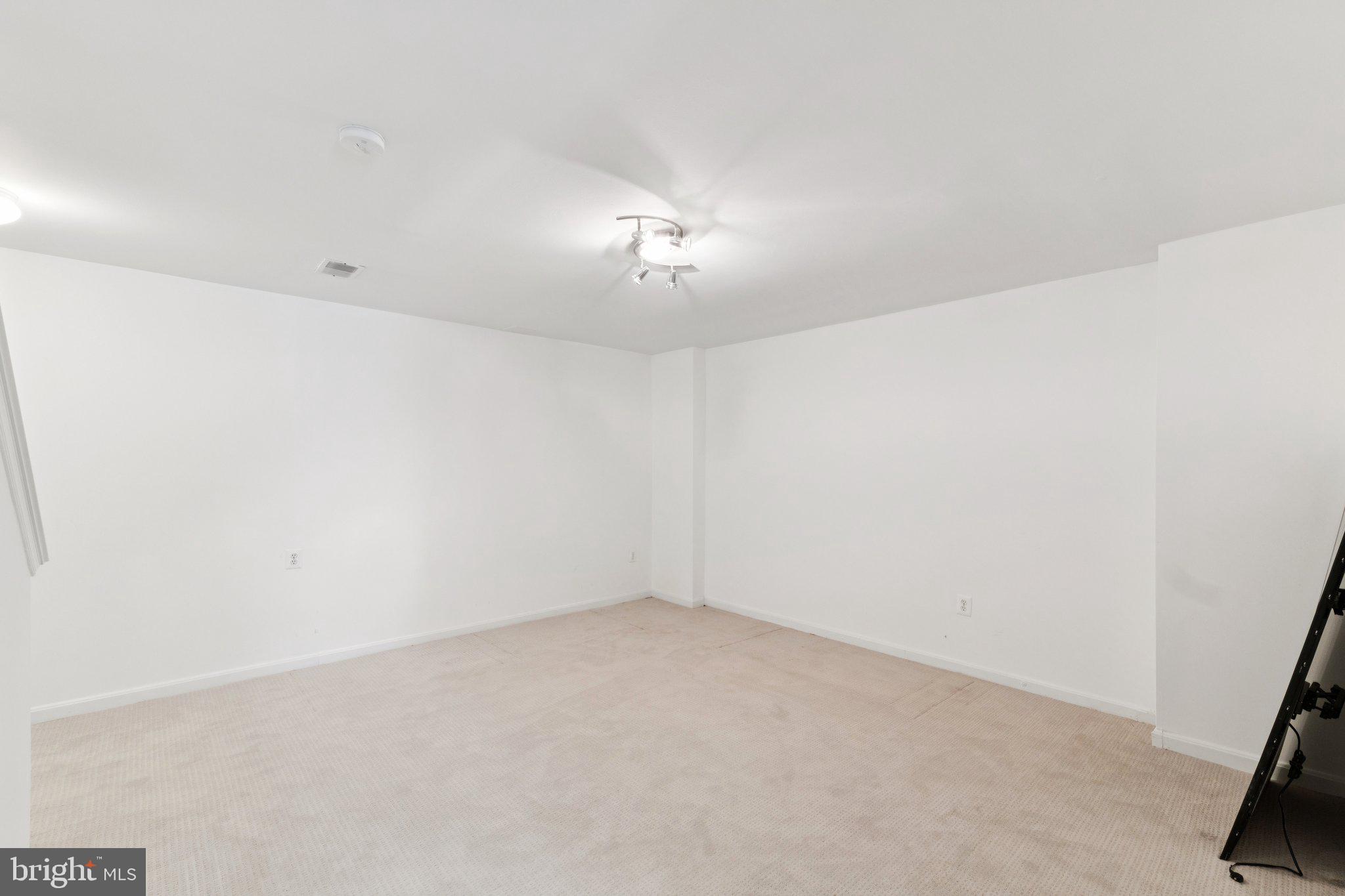 DEERFIELD RIDGE - Residential Lease