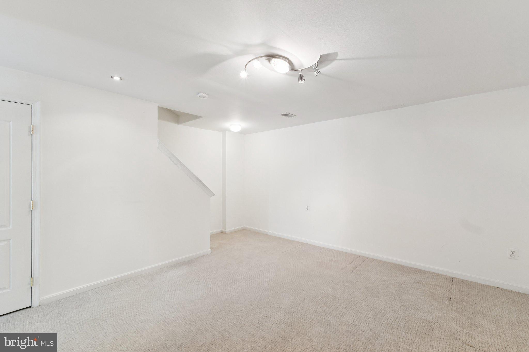 DEERFIELD RIDGE - Residential Lease