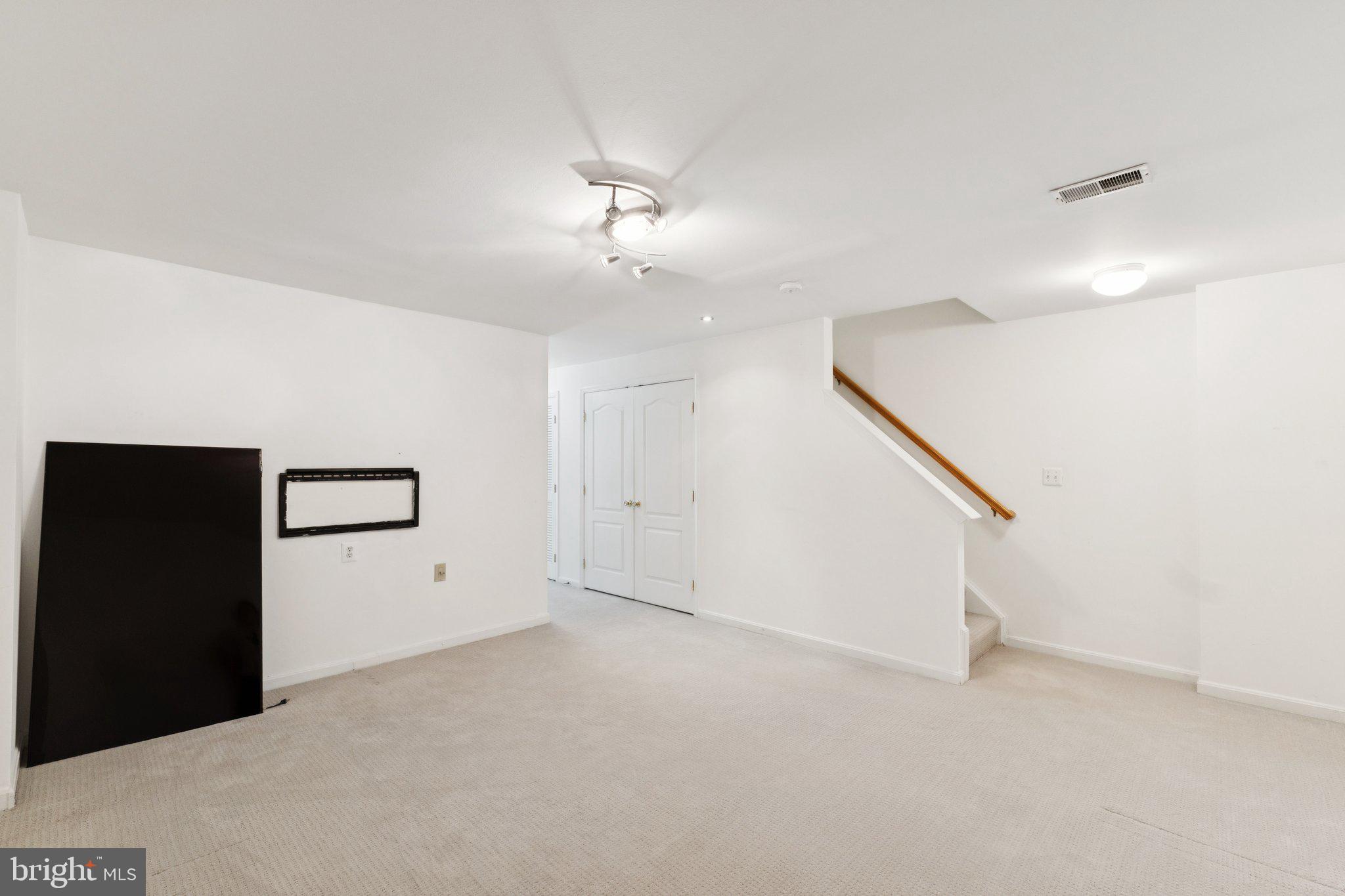 DEERFIELD RIDGE - Residential Lease