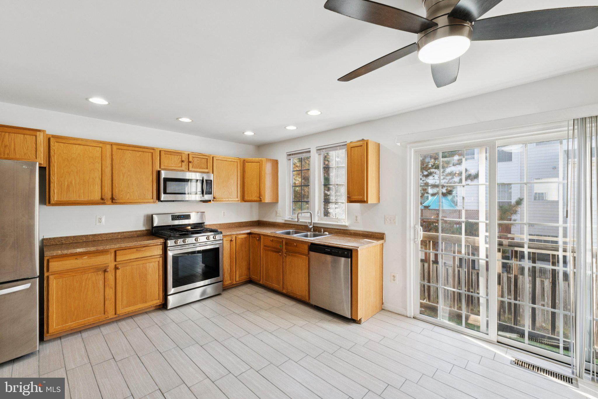 DEERFIELD RIDGE - Residential Lease