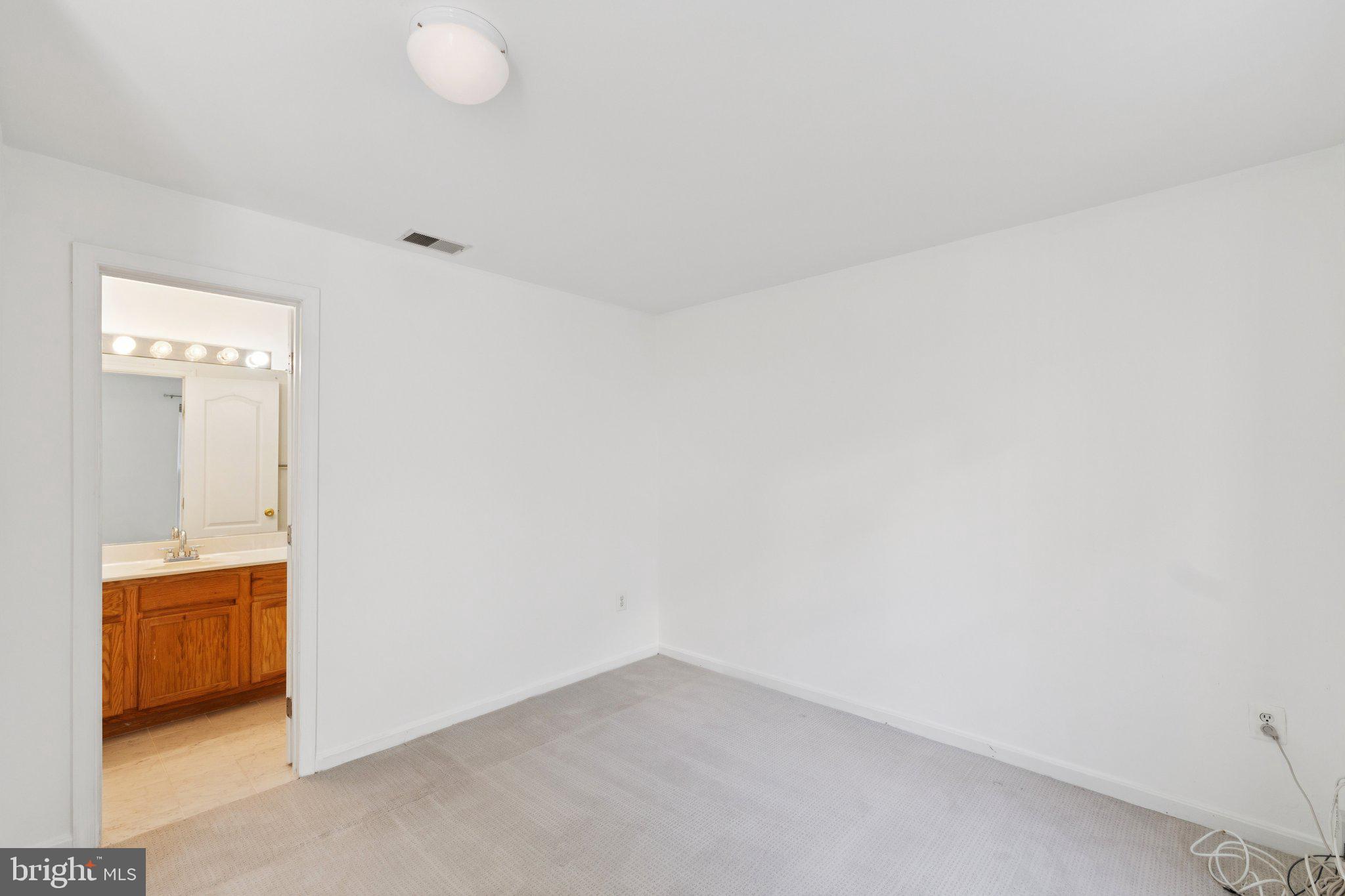 DEERFIELD RIDGE - Residential Lease