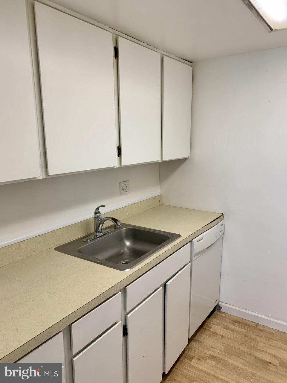 STRATFORD MEWS - Residential Lease