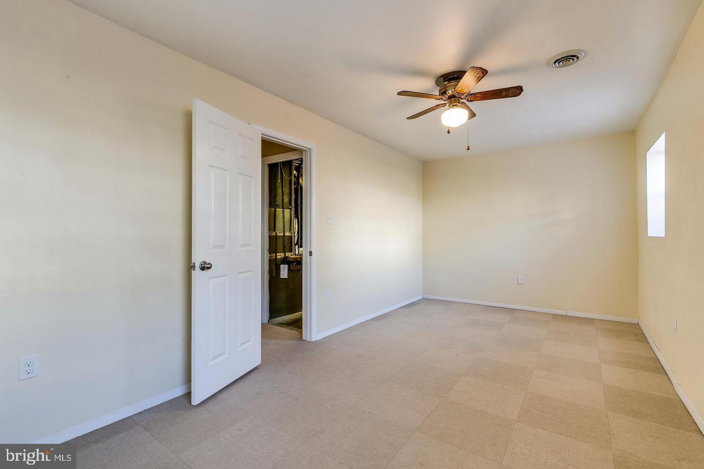 STRATFORD MEWS - Residential Lease