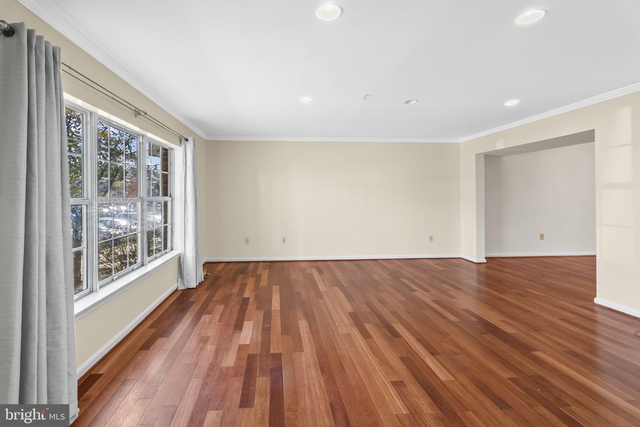 MOUNTAIN VILLAGE - Residential