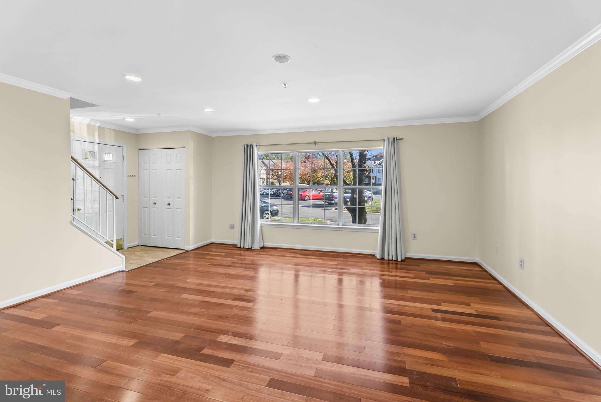 MOUNTAIN VILLAGE - Residential