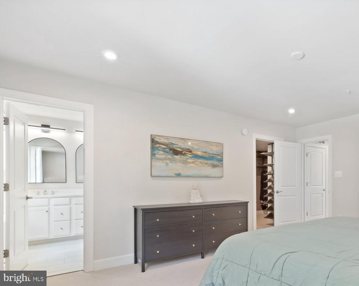 MARLBORO RIDGE - Residential